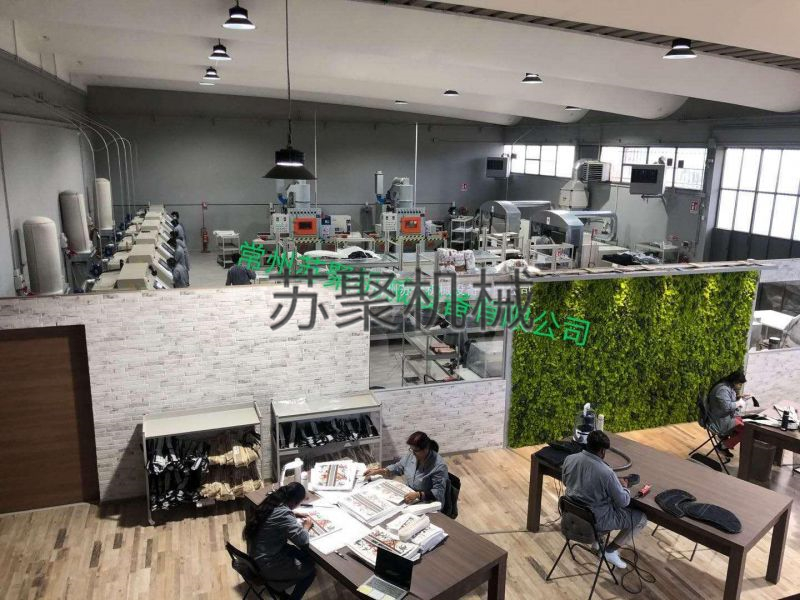 輸送式噴砂機(jī)（意大利）客戶使用現(xiàn)場(chǎng)